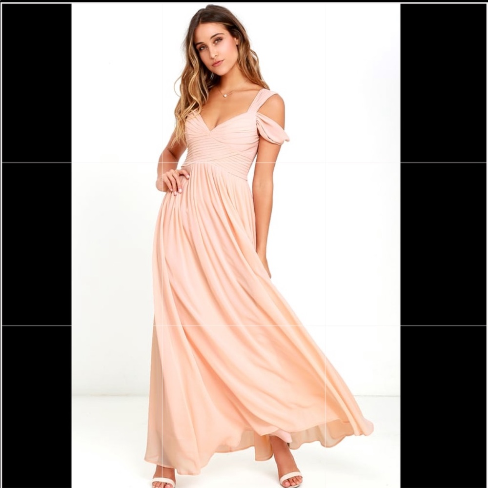 ❌SOLD❌ Lulu’s blush maxi dress
